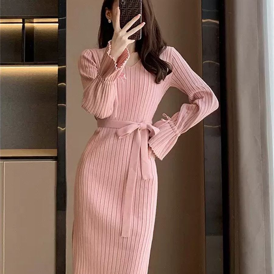 Elegant Bell Sleeve Knitted Dress